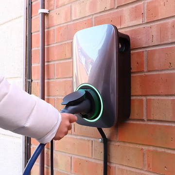 Apex 7kW Pro Earth AC Car Charger Image