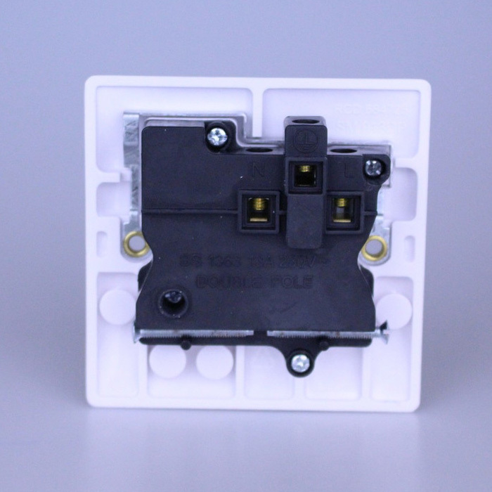 1-Gang 13A Switched Socket Image 2